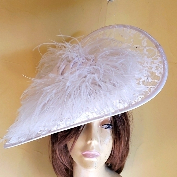 Vintage WHITE FEATHER DERBY CHURCH TEA VINTAGE HAT‎ - Picture 1 of 11